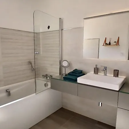 Villa Iris, Climatisee Avec 4 Et Piscine A Boulouris Sur Saint-Raphaël