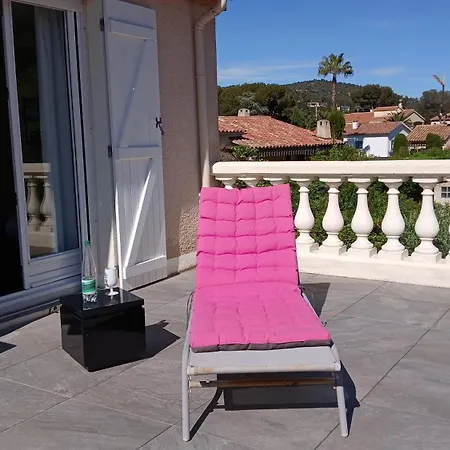 Iris, Climatisee Avec 4 Et Piscine A Boulouris Sur Villa Saint-Raphaël