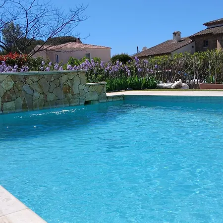 Iris, Climatisee Avec 4 Et Piscine A Boulouris Sur Villa Saint-Raphaël