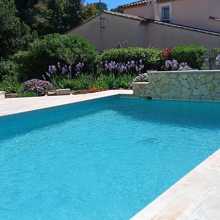 Iris, Climatisee Avec 4 Et Piscine A Boulouris Sur 别墅 *