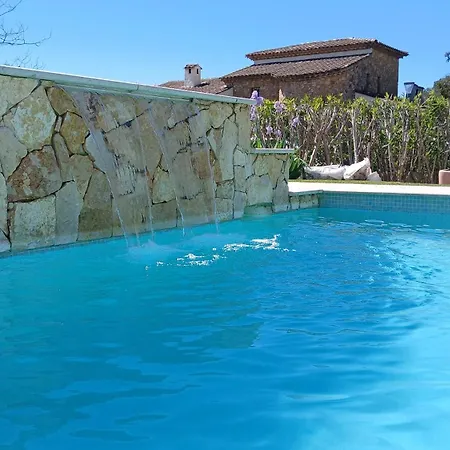 Iris, Climatisee Avec 4 Et Piscine A Boulouris Sur 别墅